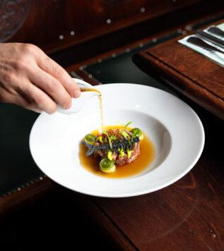 TUŇÁKOVÉ MENU V LES MOULES